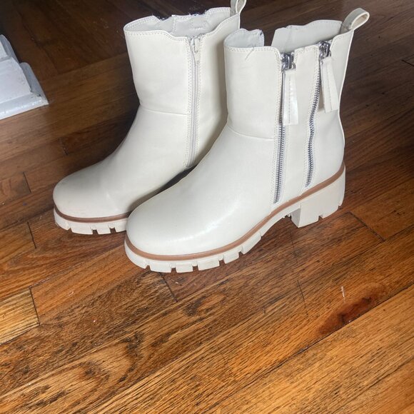Off-white/bone, chunky, double zip chelsea boot by Mia size 10 - Picture 2 of 4